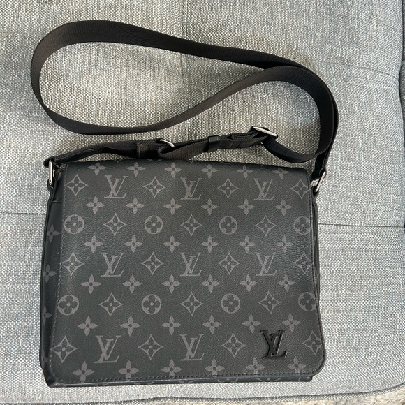 District PM Small Messenger Bag - Picture 1 of 6